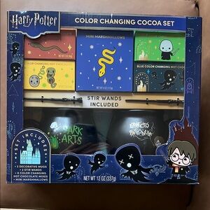 Warner Bros. Harry Potter Color Changing Cocoa Set with wizard wand stirrers
